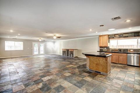208 Willowmere Dr, Folsom, CA 95630 photo 3
