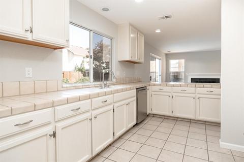 799 Sunflower Dr, Lathrop, CA 95330 photo 9