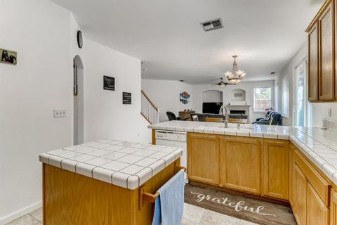 12 Peridot Ct, Sacramento, CA 95834 photo 9