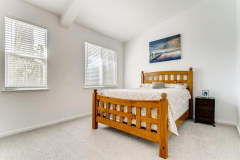 12 Peridot Ct, Sacramento, CA 95834 photo 18