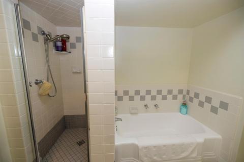 601 Castle St, Modesto, CA 95350 photo 47