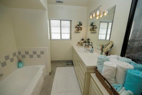601 Castle St, Modesto, CA 95350 photo 44
