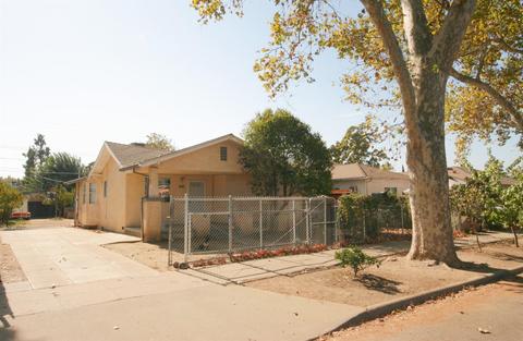 113 Oak St, Modesto, CA 95351 photo 1