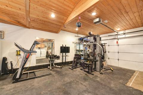 5049 Kahn St, Carmichael, CA 95608 photo 23