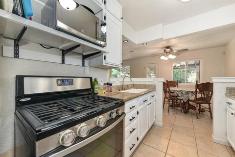 5049 Kahn St, Carmichael, CA 95608 photo 16