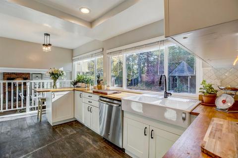 8300 Crestmont Ave, Citrus Heights, CA 95610 photo 8