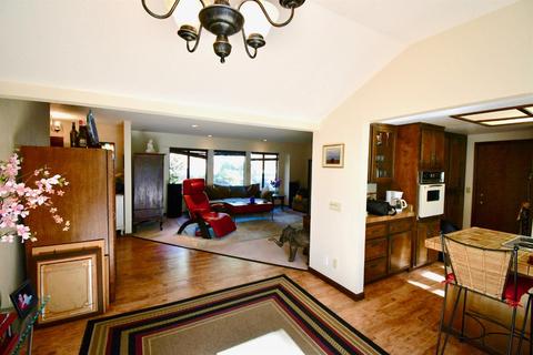 11209 Edward Dr, Grass Valley, CA 95949 photo 2