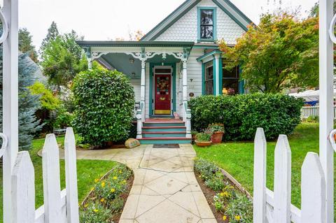 225 Chapel St, Grass Valley, CA 95945 photo 1