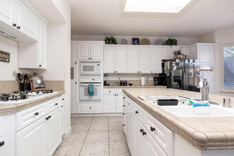 1901 Legend Dr, Modesto, CA 95357 photo 9