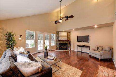 1102 Mormon St, Folsom, CA 95630 photo 17