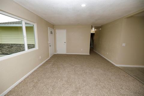 594 Camelia Ln, Manteca, CA 95336 photo 6