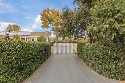 12911 E Comstock Rd, Stockton, CA 95215 photo 3