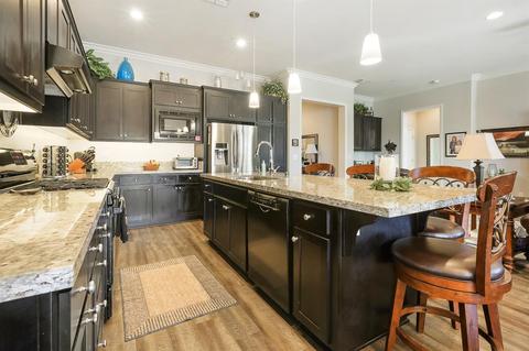1040 Evergreen Ave, Lathrop, CA 95330 photo 7