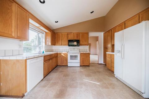 805 Larned Ln, Modesto, CA 95357 photo 12