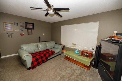 2055 Celeste Dr, Modesto, CA 95355 photo 4