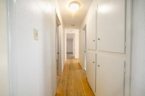 1131 E North St, Manteca, CA 95336 photo 8