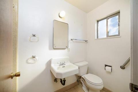 1131 E North St, Manteca, CA 95336 photo 9