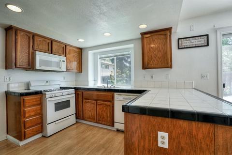 8614 Shadow Crest Cir, Antelope, CA 95843 photo 13