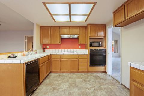 1060 Colonial Ct, Tracy, CA 95376 photo 14