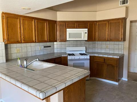 536 Klopping Ct, Patterson, CA 95363 photo 8