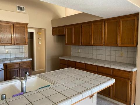 536 Klopping Ct, Patterson, CA 95363 photo 9