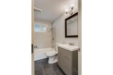 4821 Saint Lynn Ln, Carmichael, CA 95608 photo 11