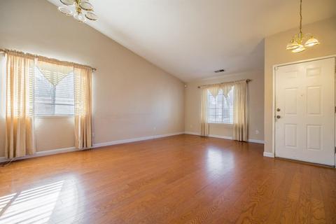 16240 Williamstowne Dr, Lathrop, CA 95330 photo 7