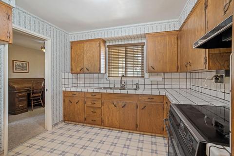 831 Cardinal St, Lodi, CA 95240 photo 10