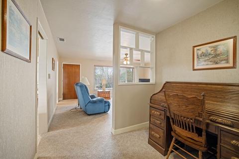 831 Cardinal St, Lodi, CA 95240 photo 4