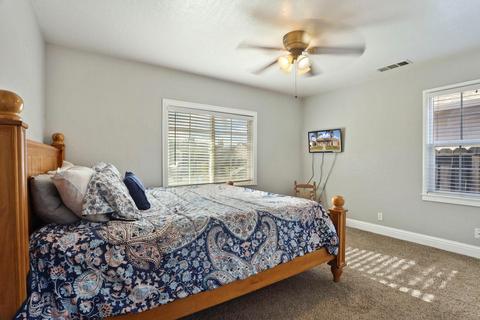 657 Pine St, Manteca, CA 95336 photo 19