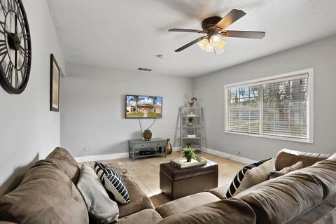 657 Pine St, Manteca, CA 95336 photo 8