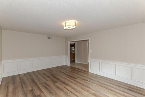 557 Joan Ct, Merced, CA 95340 photo 6