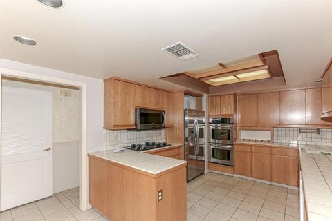 557 Joan Ct, Merced, CA 95340 photo 11