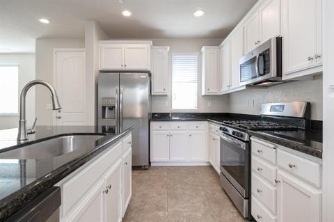 3833 Lookout Dr, Modesto, CA 95355 photo 11