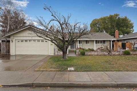 1027 S Mills Ave, Lodi, CA 95242 photo 1