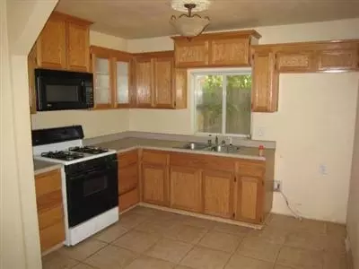 1066 Indiana St, Gridley, CA 95948 photo 3