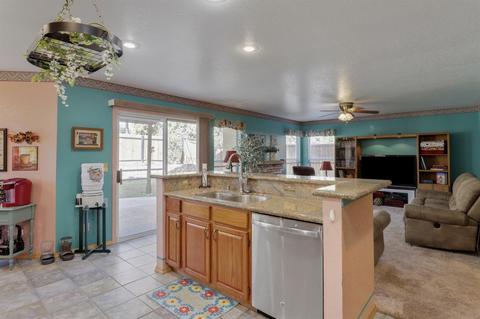 1585 Locust Dr, Tracy, CA 95376 photo 13