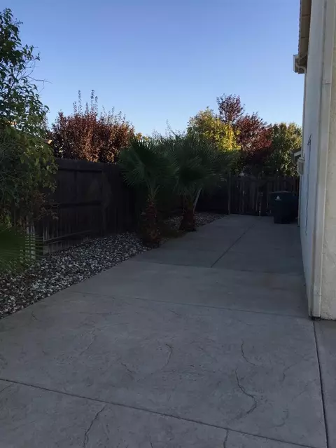 1745 Aster Ct, Olivehurst, CA 95961 photo 5