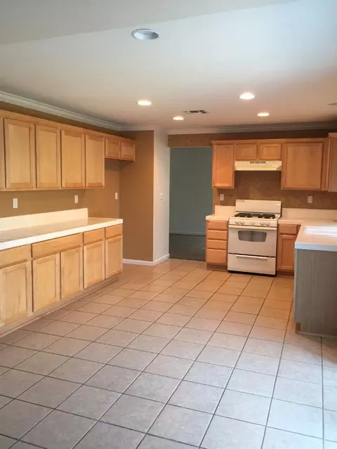 1745 Aster Ct, Olivehurst, CA 95961 photo 6