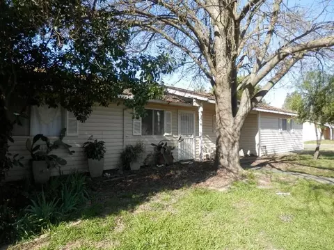1860 18th St, Olivehurst, CA 95961 photo 1