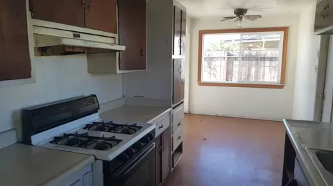 4310 Twain Dr, Olivehurst, CA 95961 photo 3