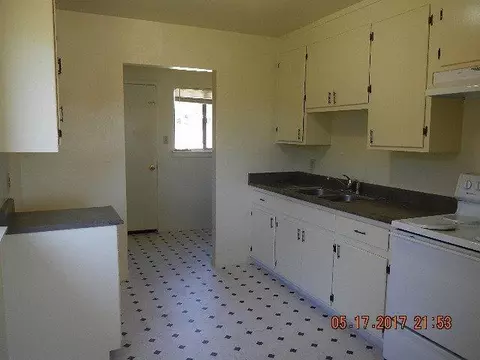 351 Tenth, Williams, CA 95987 photo 4