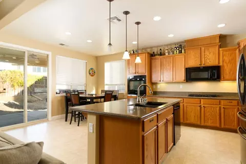 1468 Beford St, Olivehurst, CA 95961 photo 8