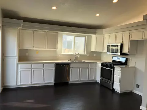 4195 Donald Dr, Olivehurst, CA 95961 photo 3