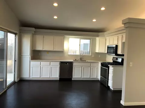 4195 Donald Dr, Olivehurst, CA 95961 photo 4