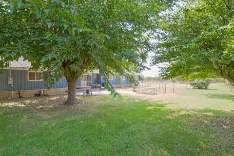 4864 Feather River Blvd, Olivehurst, CA 95961 photo 2