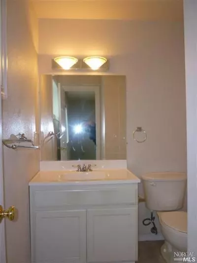 130 Easter Ct, Vallejo, CA 94589 photo 8