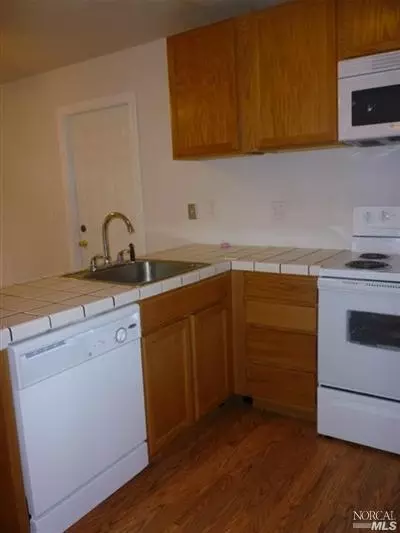 130 Easter Ct, Vallejo, CA 94589 photo 3