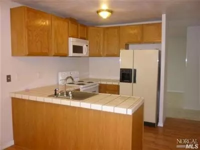 130 Easter Ct, Vallejo, CA 94589 photo 2