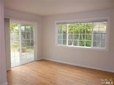 130 Easter Ct, Vallejo, CA 94589 photo 5